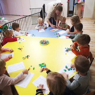 Żłobek Językowy Dzieciaki do dzieła!